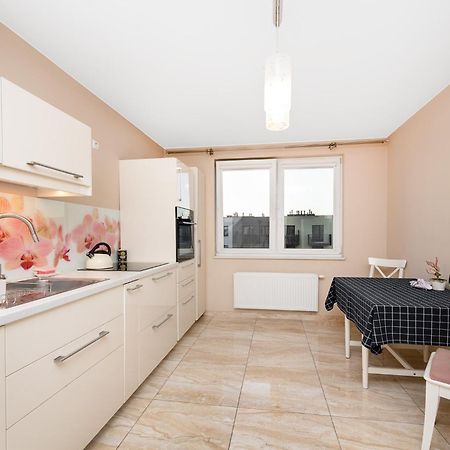 Cozy Corner: Apartment With Wifi And Private Balcony Vratislav Exteriér fotografie
